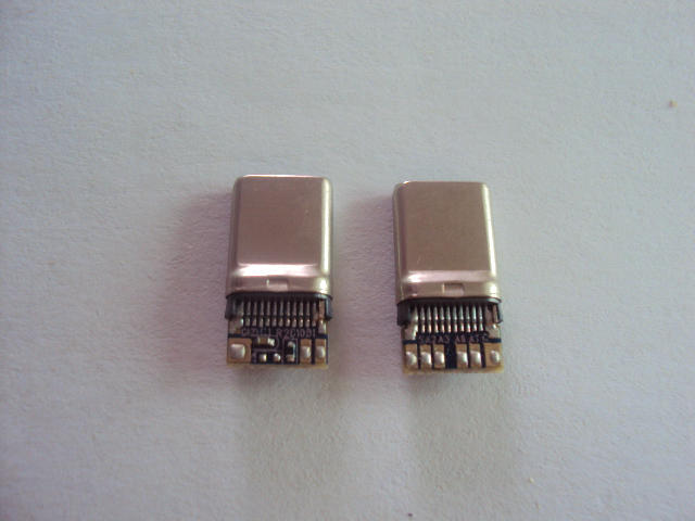 USB3.1 TYPE-C TO MICRO3.0 拉伸壳带电容电阻