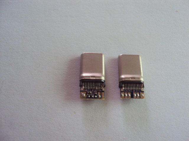 USB3.1 TYPE-C TO USB3.0 AM,MICRO M 拉伸外壳带电容电阻